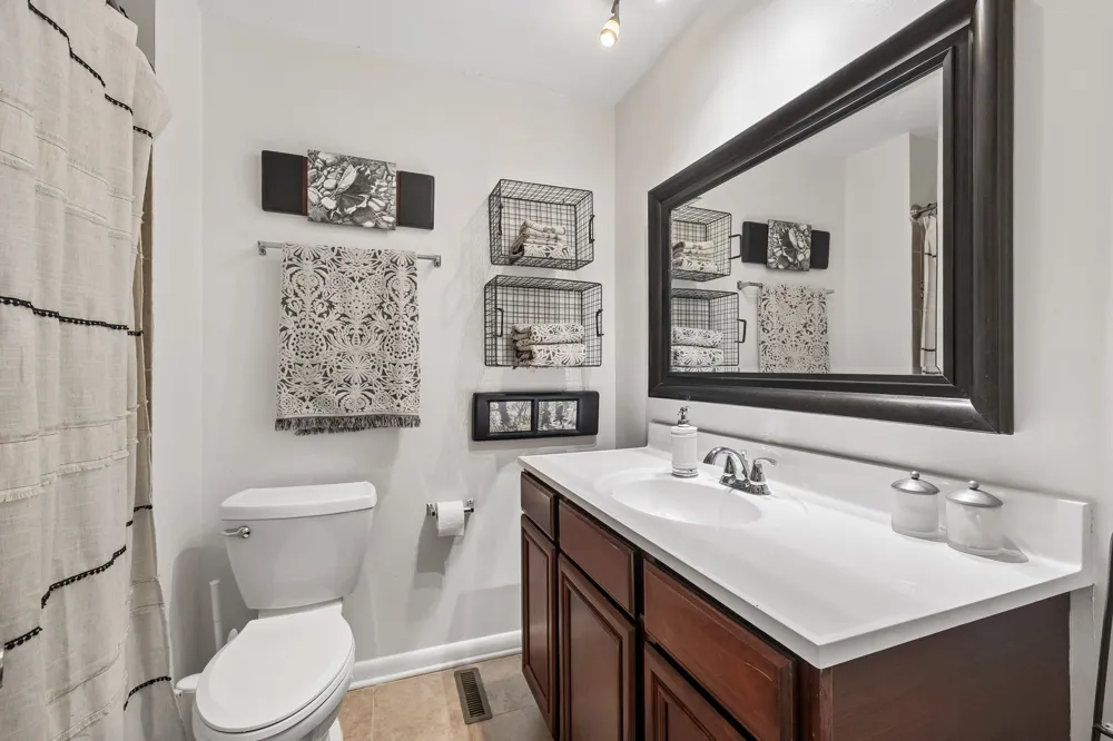240 Harpeth Hills Dr Kingston Springs, TN 37082