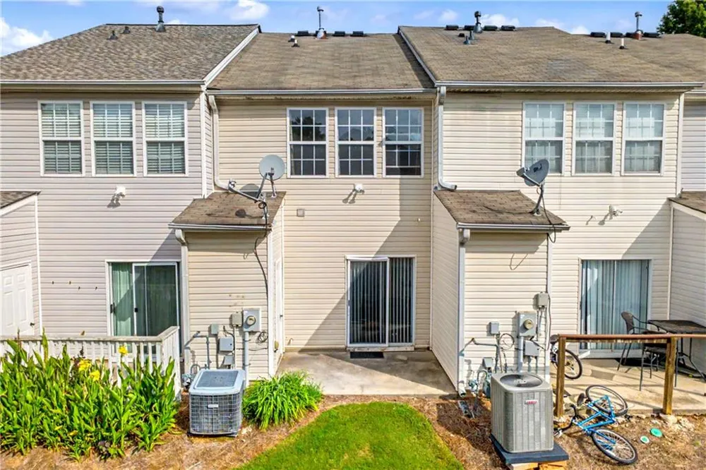 1212 Penhurst Way Lawrenceville, GA 30043