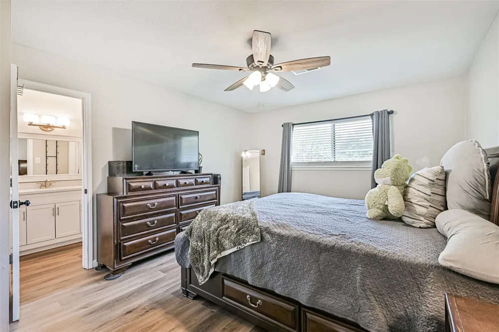 15711 Sea Liner Drive Houston, TX 77062