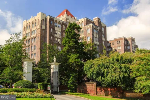 4000 CATHEDRAL AVENUE NW #315B