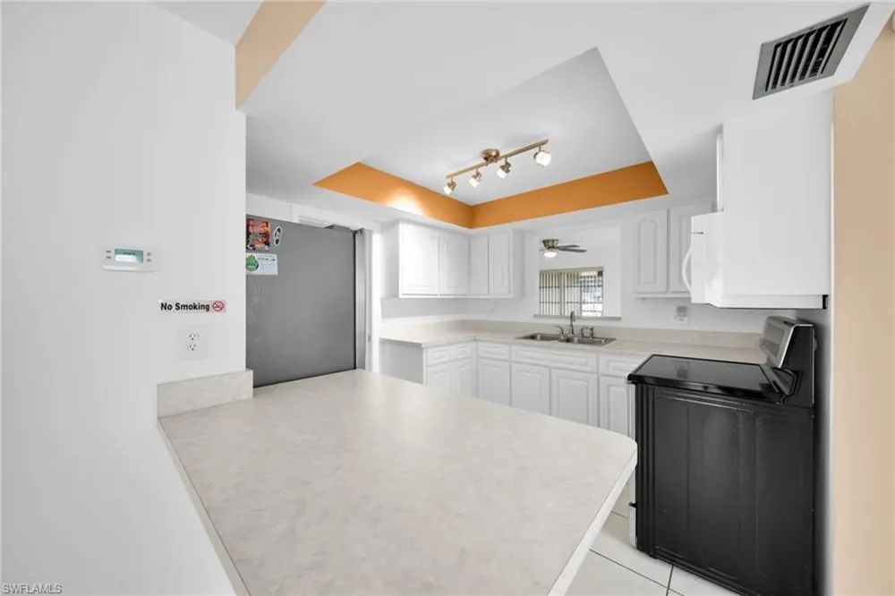 1207 SE 40th Terrace Cape Coral, FL 33904
