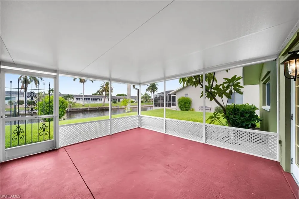 1207 SE 40th Terrace Cape Coral, FL 33904