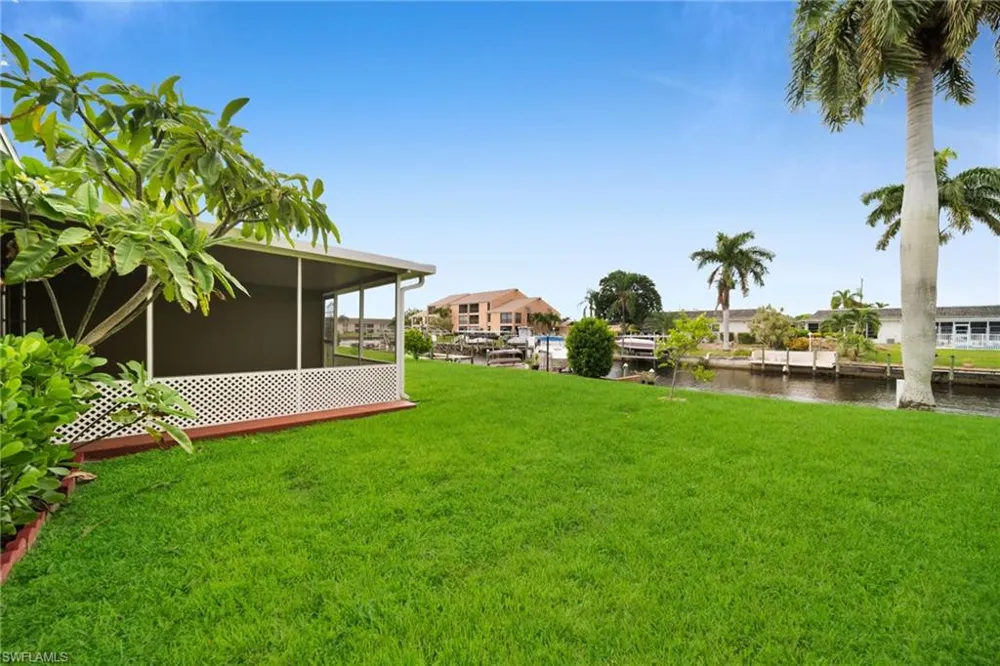 1207 SE 40th Terrace Cape Coral, FL 33904