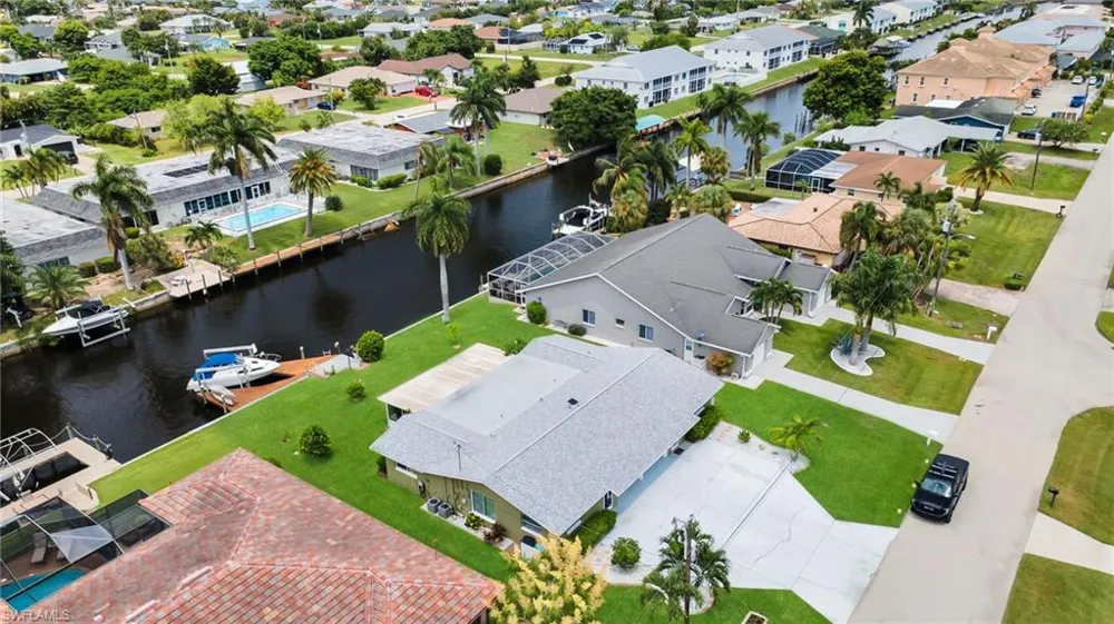 1207 SE 40th Terrace Cape Coral, FL 33904