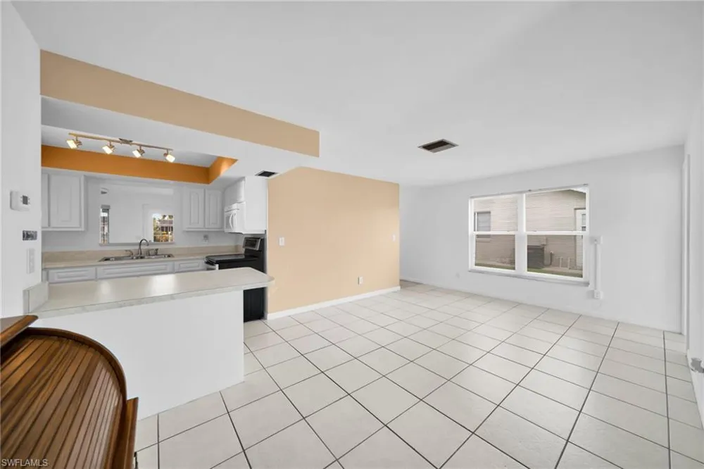 1207 SE 40th Terrace Cape Coral, FL 33904