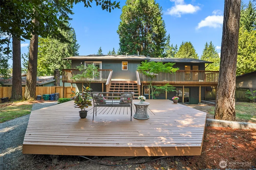 10716 127th Avenue NE Kirkland, WA 98033