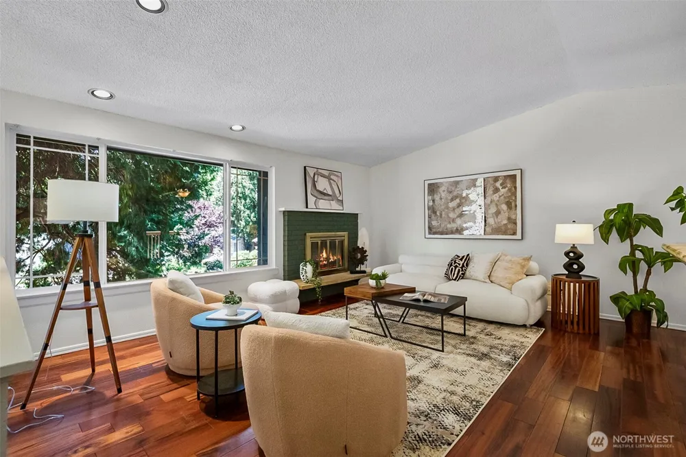 10716 127th Avenue NE Kirkland, WA 98033