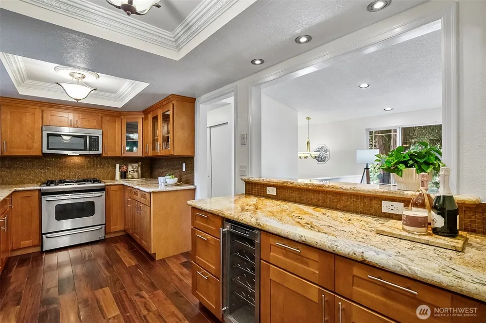 10716 127th Avenue NE Kirkland, WA 98033