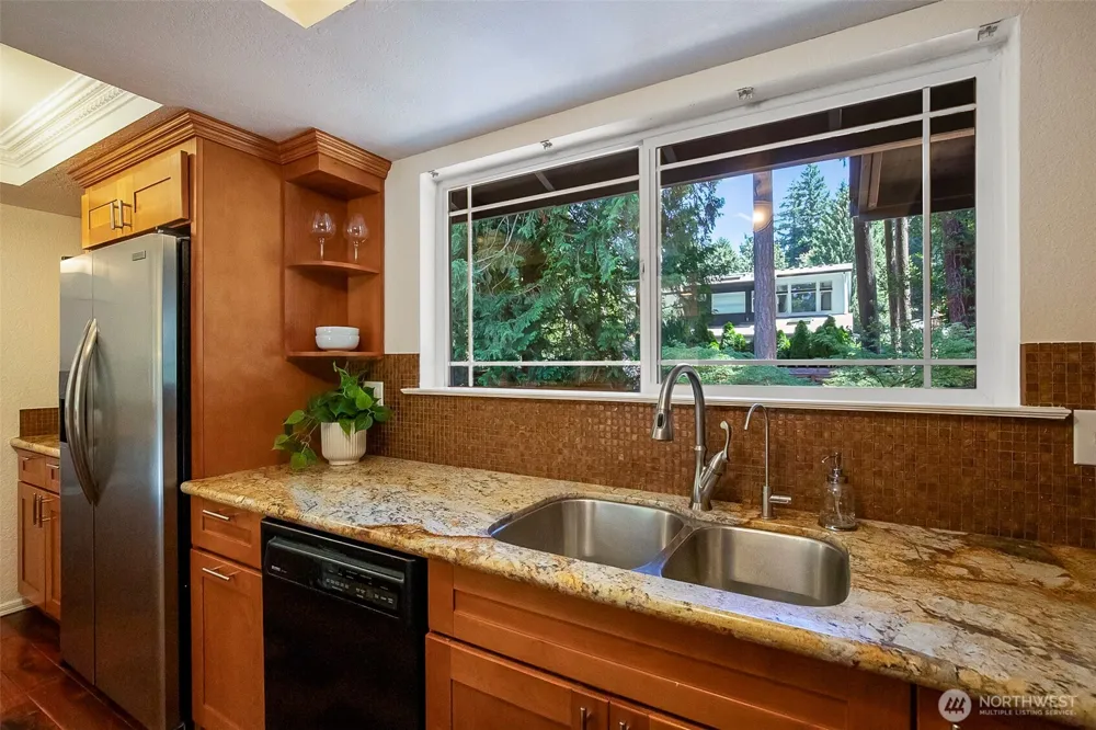 10716 127th Avenue NE Kirkland, WA 98033