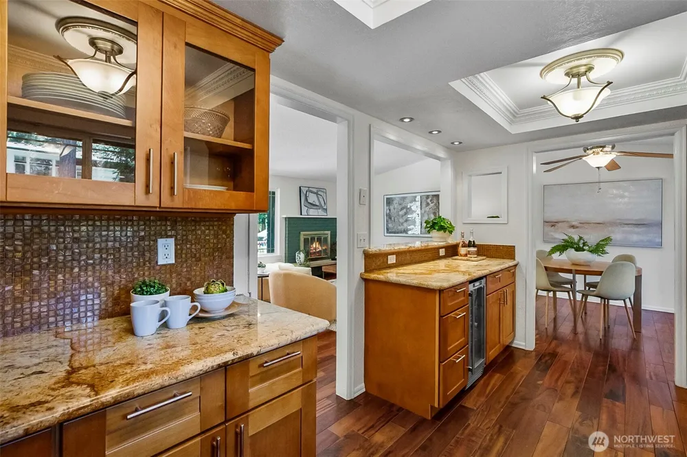 10716 127th Avenue NE Kirkland, WA 98033