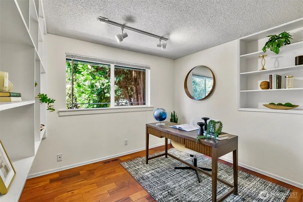 10716 127th Avenue NE Kirkland, WA 98033