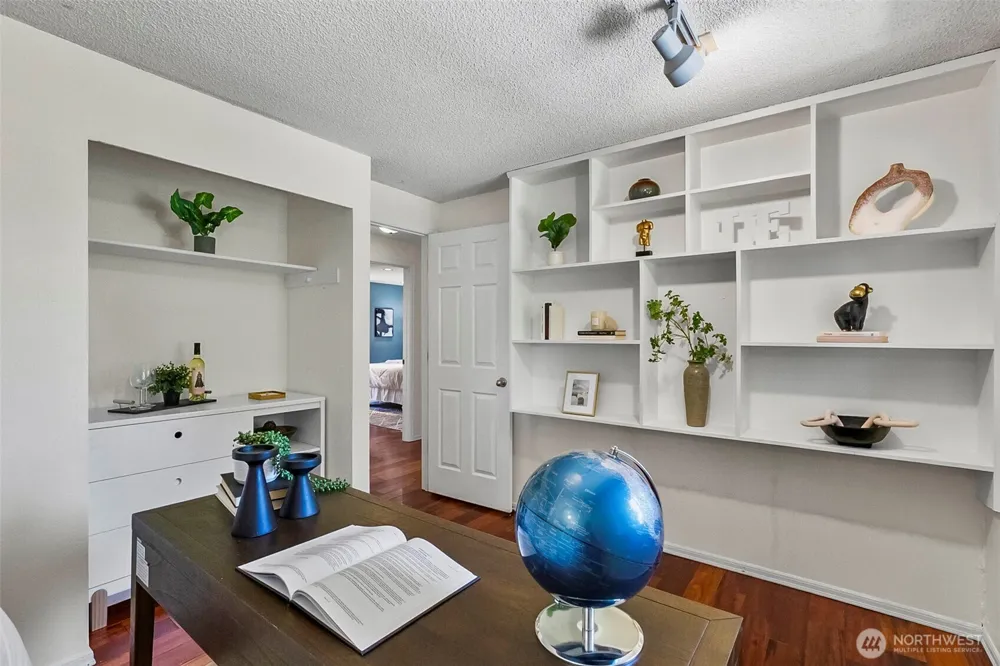10716 127th Avenue NE Kirkland, WA 98033