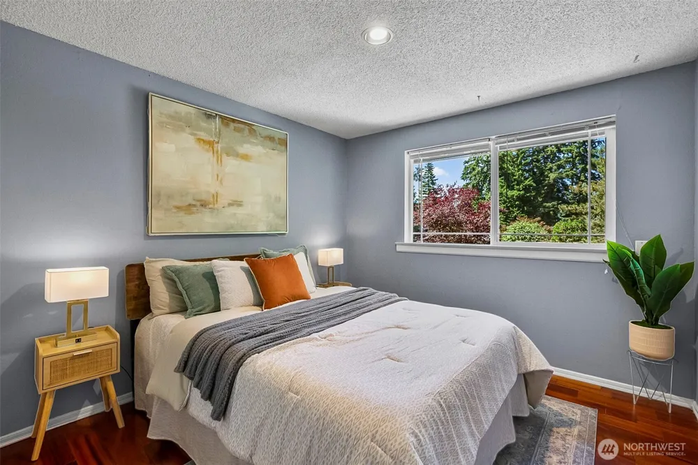 10716 127th Avenue NE Kirkland, WA 98033