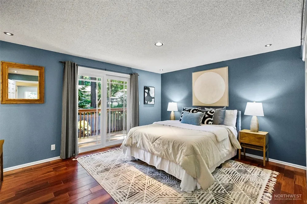 10716 127th Avenue NE Kirkland, WA 98033