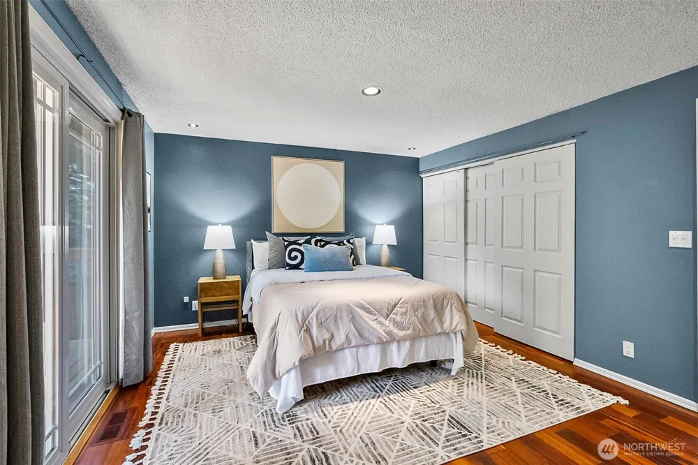 10716 127th Avenue NE Kirkland, WA 98033