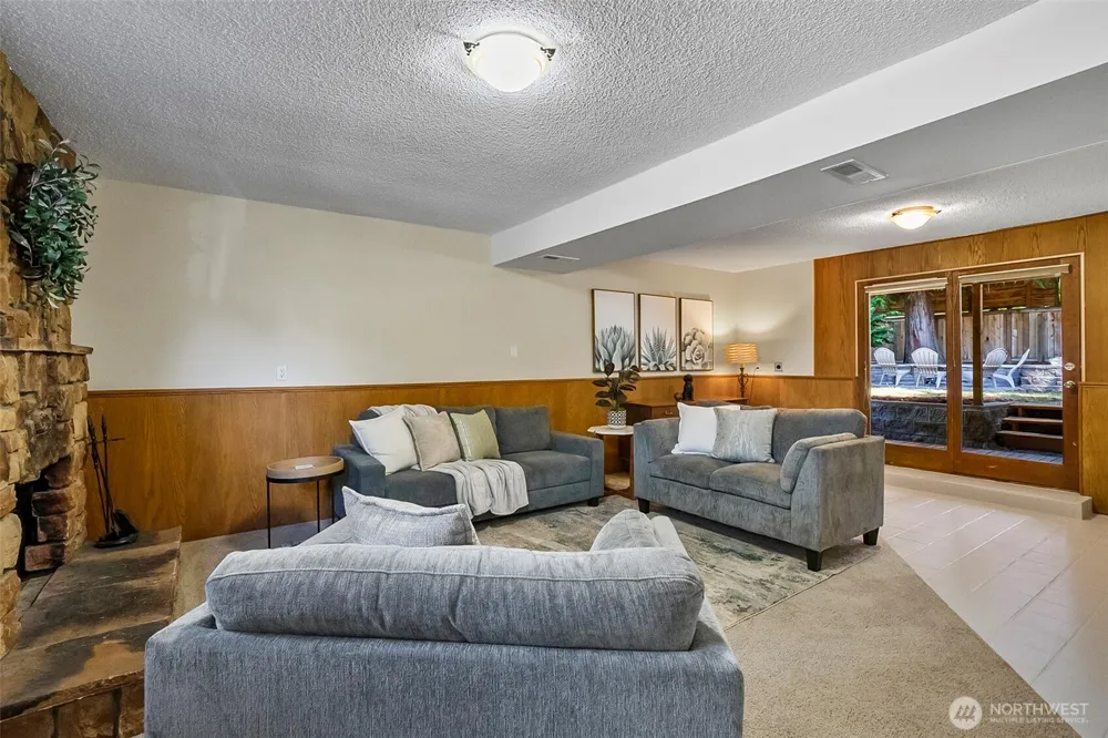10716 127th Avenue NE Kirkland, WA 98033
