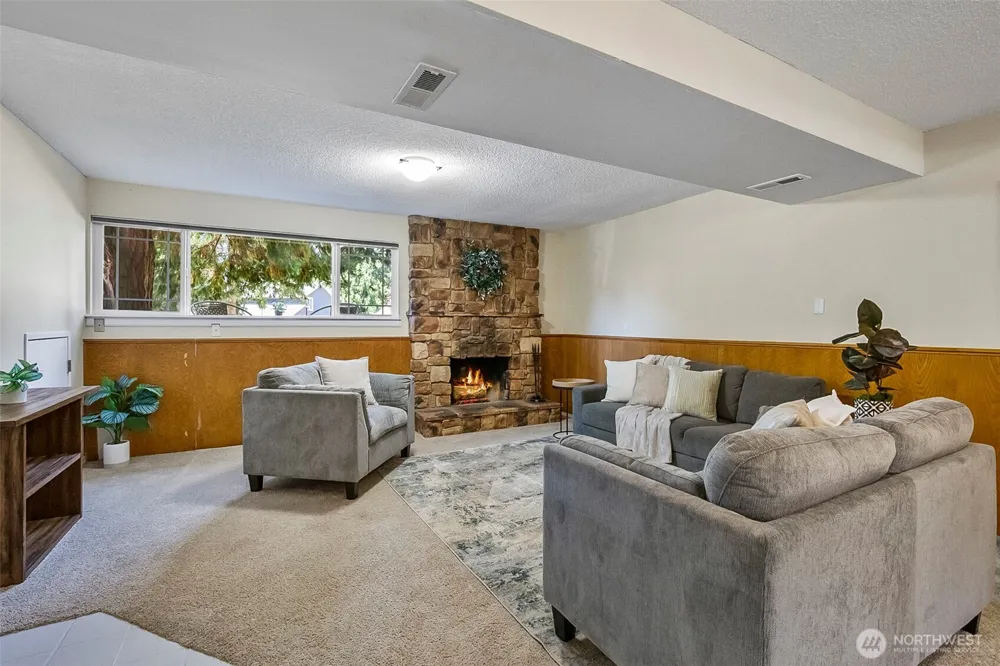 10716 127th Avenue NE Kirkland, WA 98033