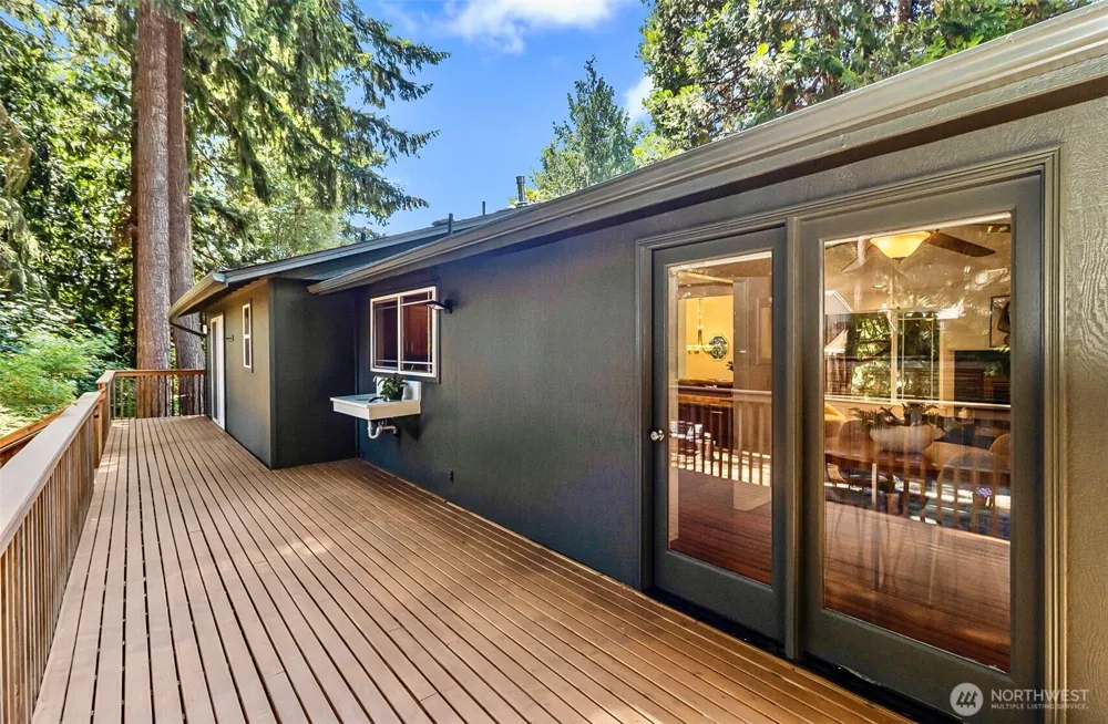 10716 127th Avenue NE Kirkland, WA 98033