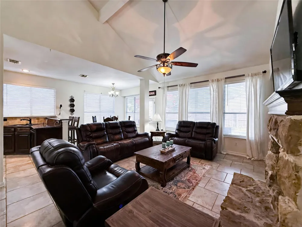 3103 Mason Avenue Corinth, TX 76210