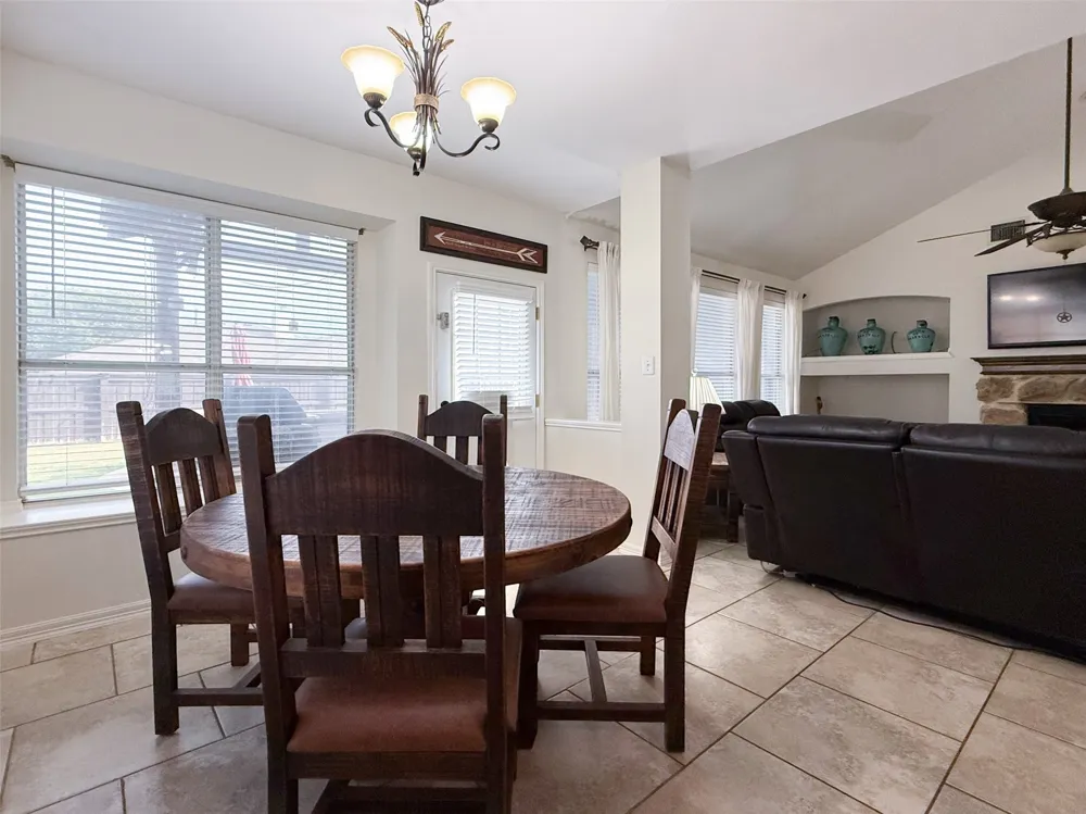 3103 Mason Avenue Corinth, TX 76210