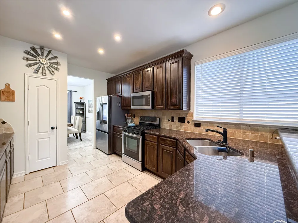 3103 Mason Avenue Corinth, TX 76210