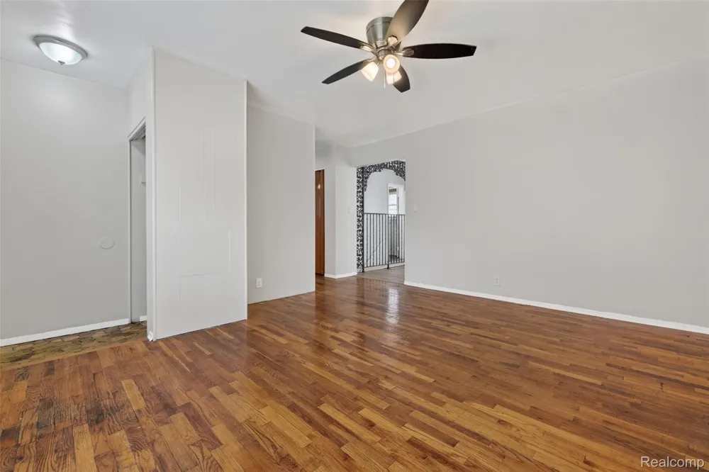 4509 Cheyenne Avenue Flint City, MI 48507