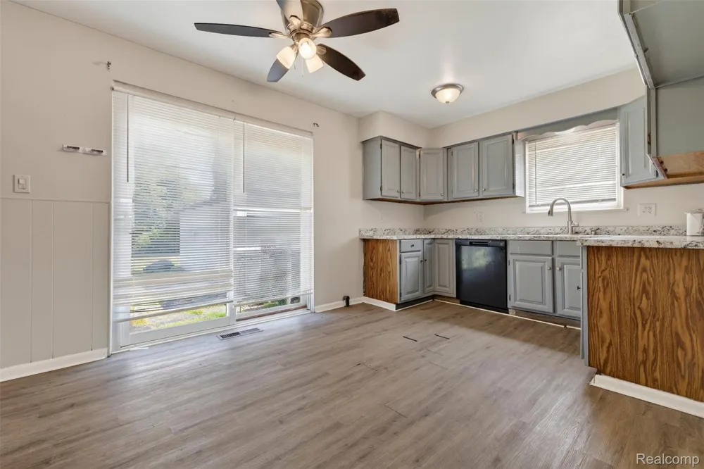 4509 Cheyenne Avenue Flint City, MI 48507