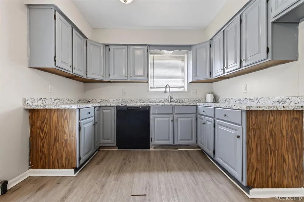 4509 Cheyenne Avenue Flint City, MI 48507