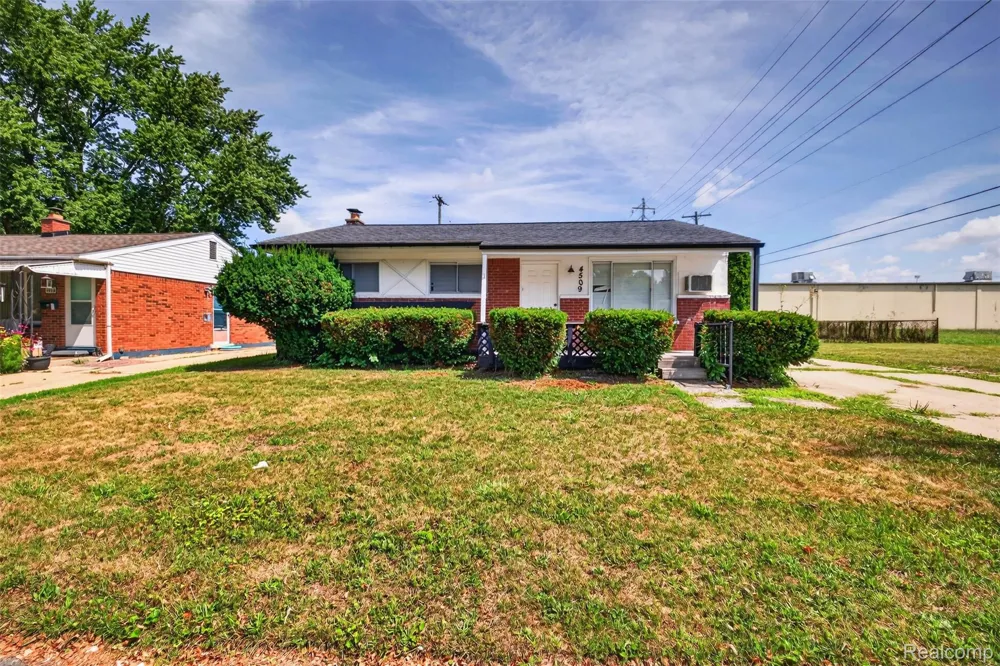 4509 Cheyenne Avenue Flint City, MI 48507
