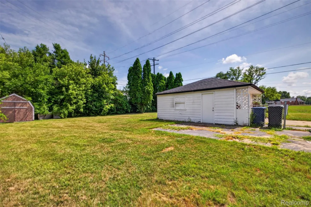 4509 Cheyenne Avenue Flint City, MI 48507