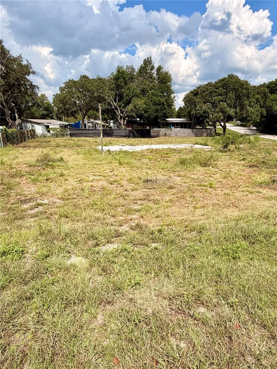 18351 SE 20TH PLACE Silver Springs, FL 34488