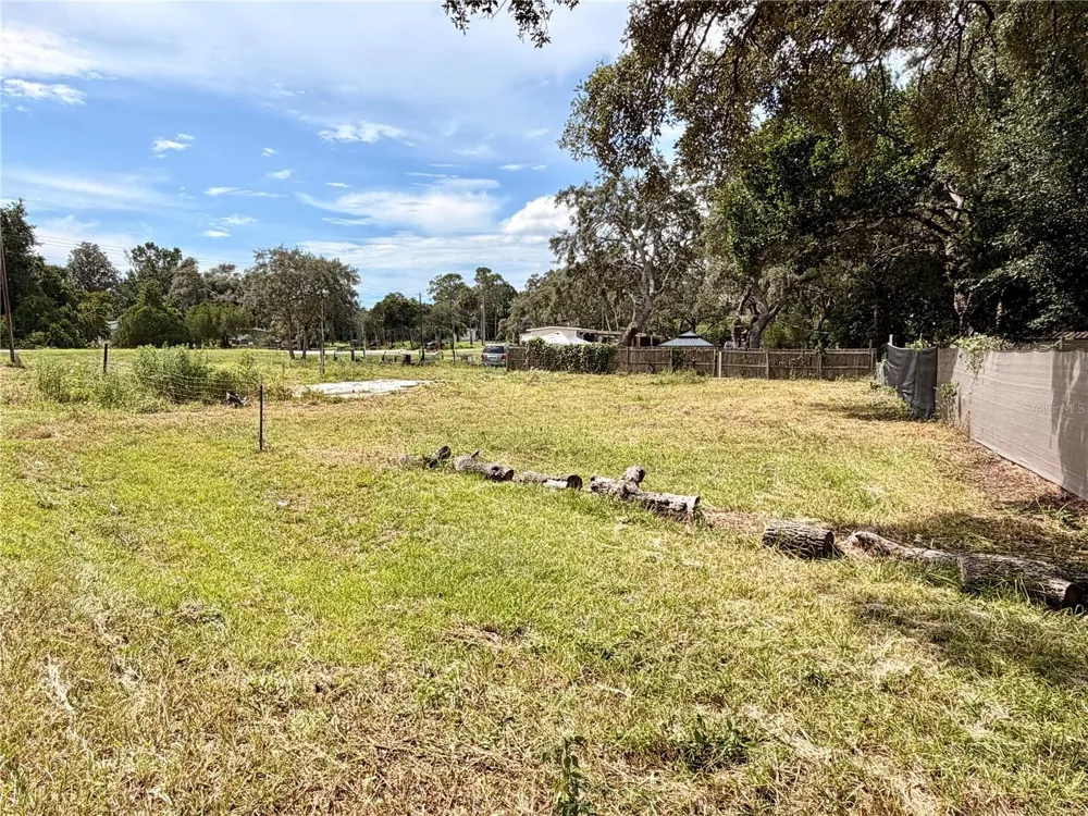 18351 SE 20TH PLACE Silver Springs, FL 34488