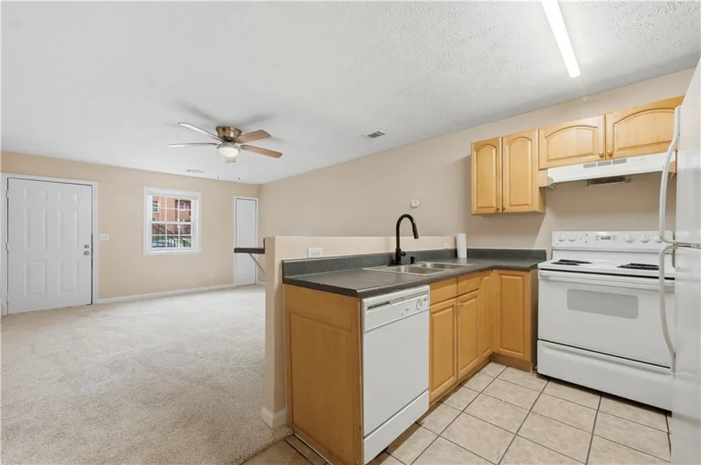 135 Davis Mill Court Lawrenceville, GA 30044