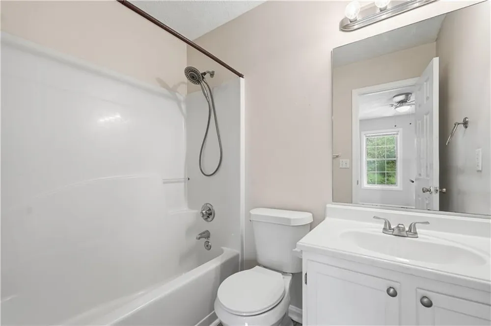 135 Davis Mill Court Lawrenceville, GA 30044