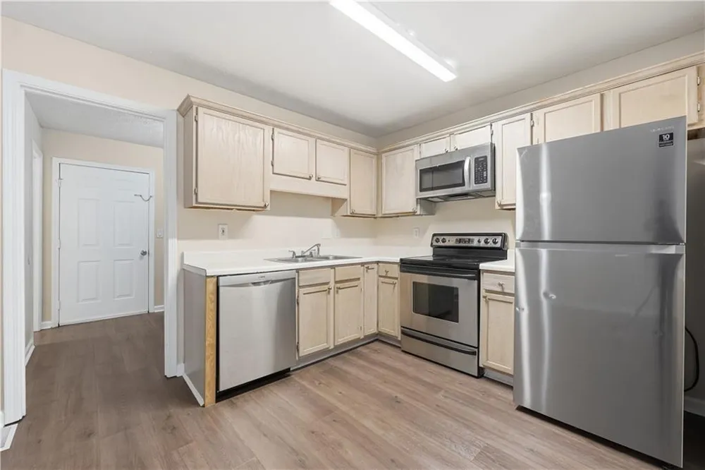 135 Davis Mill Court Lawrenceville, GA 30044
