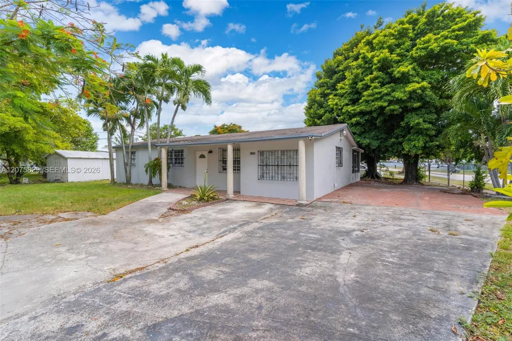 22205 SW 109th Ct ## Miami, FL 33170