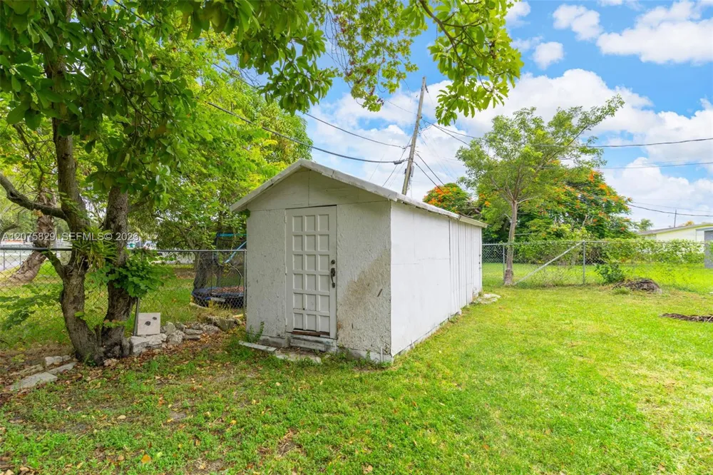 22205 SW 109th Ct ## Miami, FL 33170