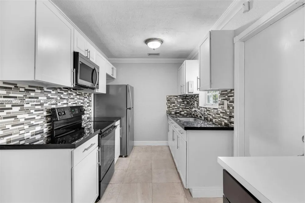 22205 SW 109th Ct ## Miami, FL 33170