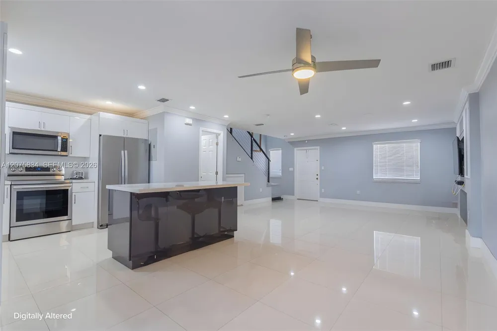 9425 NW 114th Ln #3 Hialeah Gardens, FL 33018