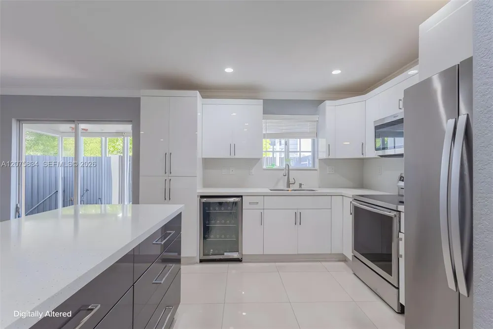 9425 NW 114th Ln #3 Hialeah Gardens, FL 33018