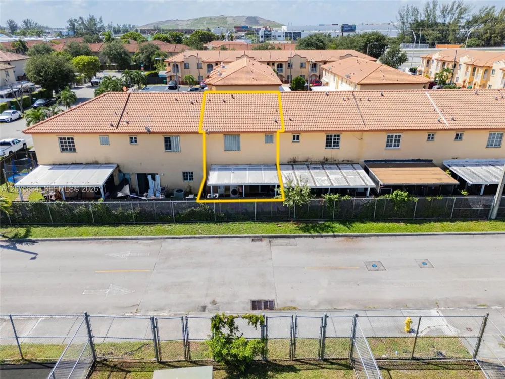 9425 NW 114th Ln #3 Hialeah Gardens, FL 33018