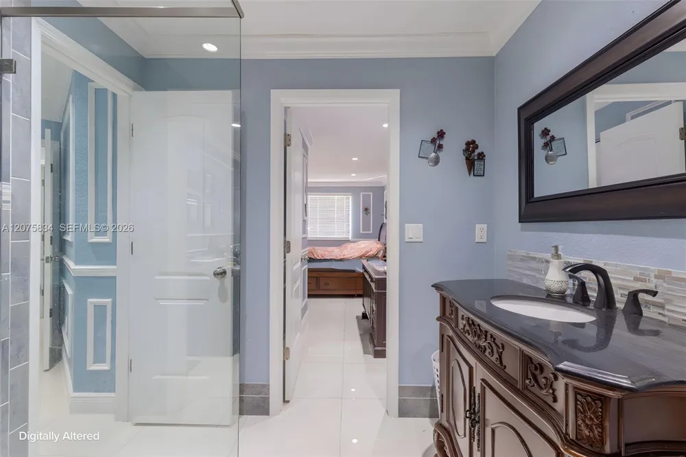 9425 NW 114th Ln #3 Hialeah Gardens, FL 33018