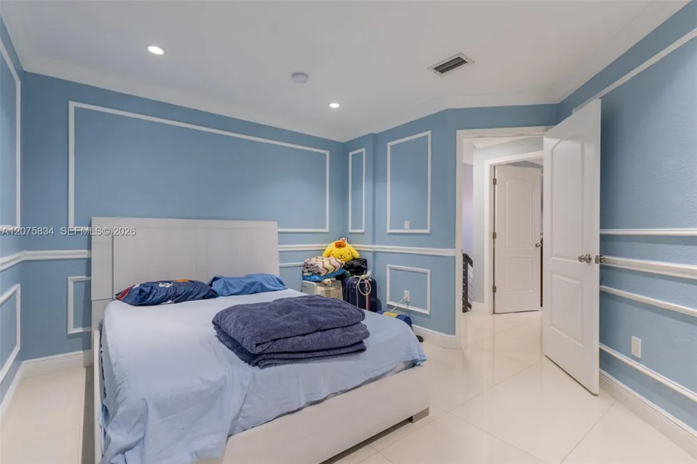 9425 NW 114th Ln #3 Hialeah Gardens, FL 33018