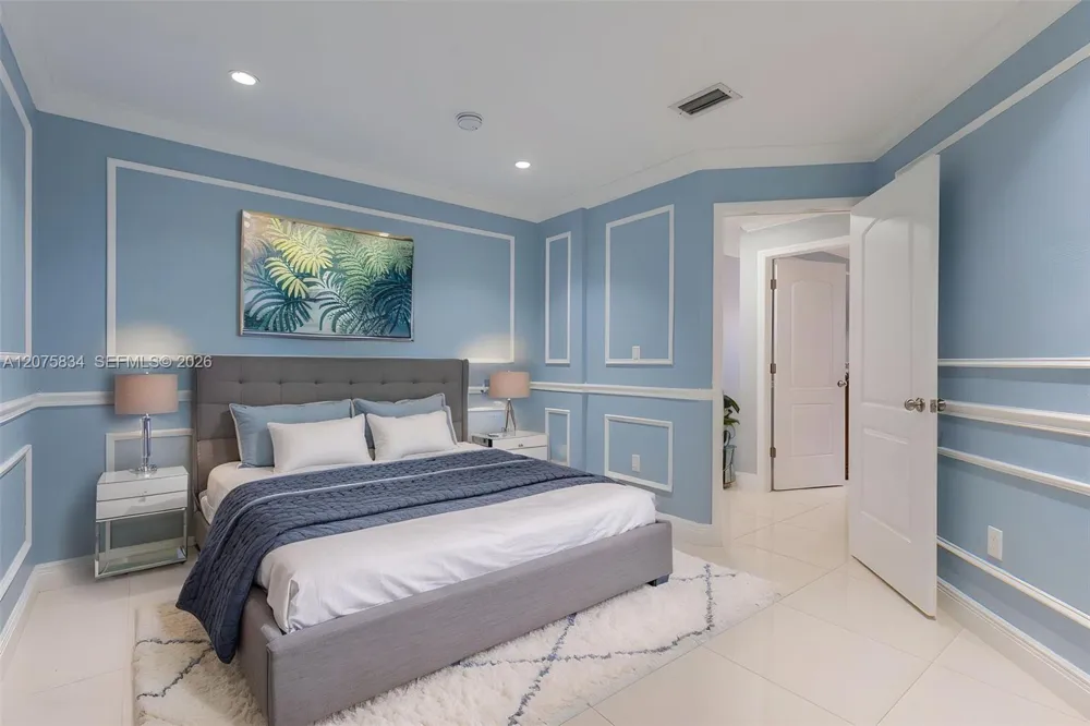 9425 NW 114th Ln #3 Hialeah Gardens, FL 33018