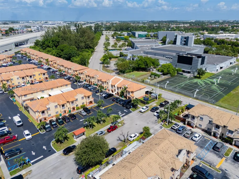 9425 NW 114th Ln #3 Hialeah Gardens, FL 33018