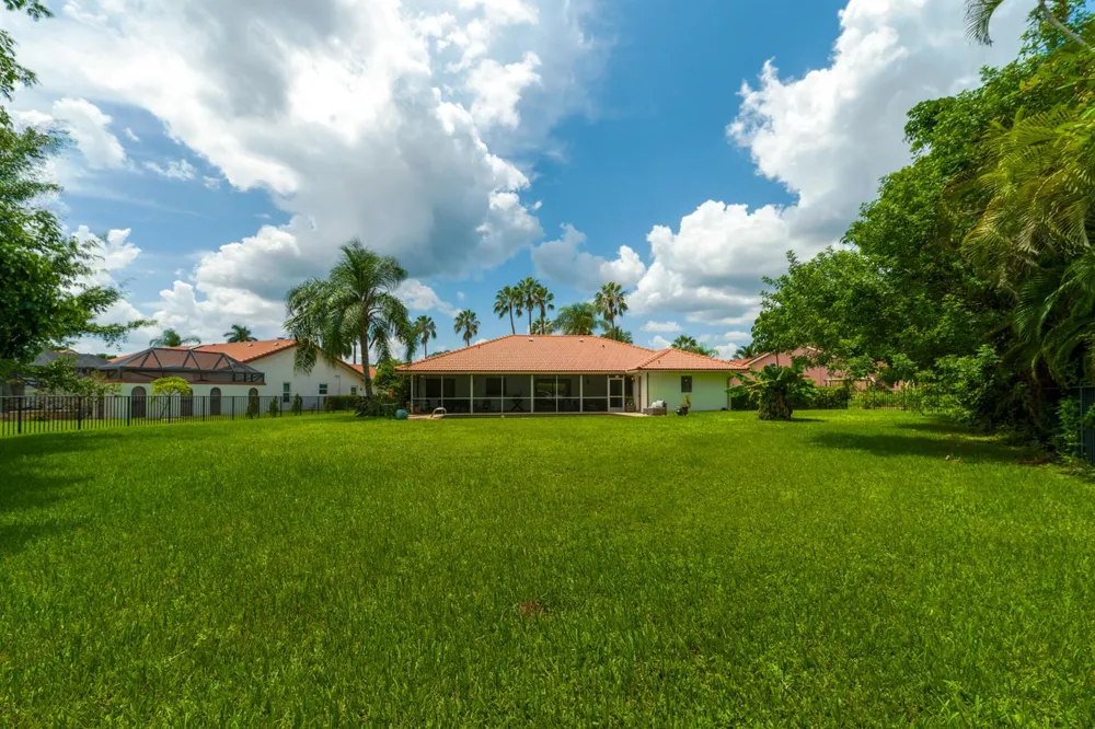 8501 NW 80 STREET Tamarac, FL 33321