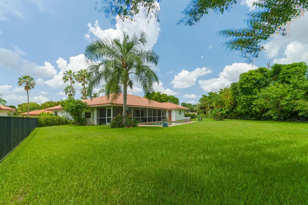 8501 NW 80 STREET Tamarac, FL 33321