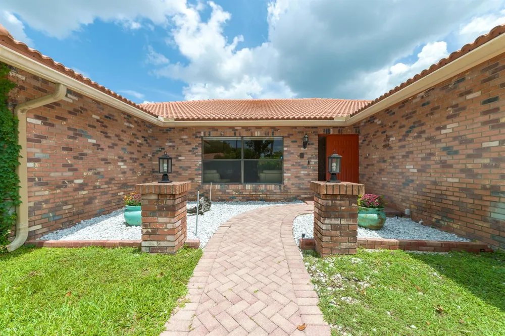 8501 NW 80 STREET Tamarac, FL 33321