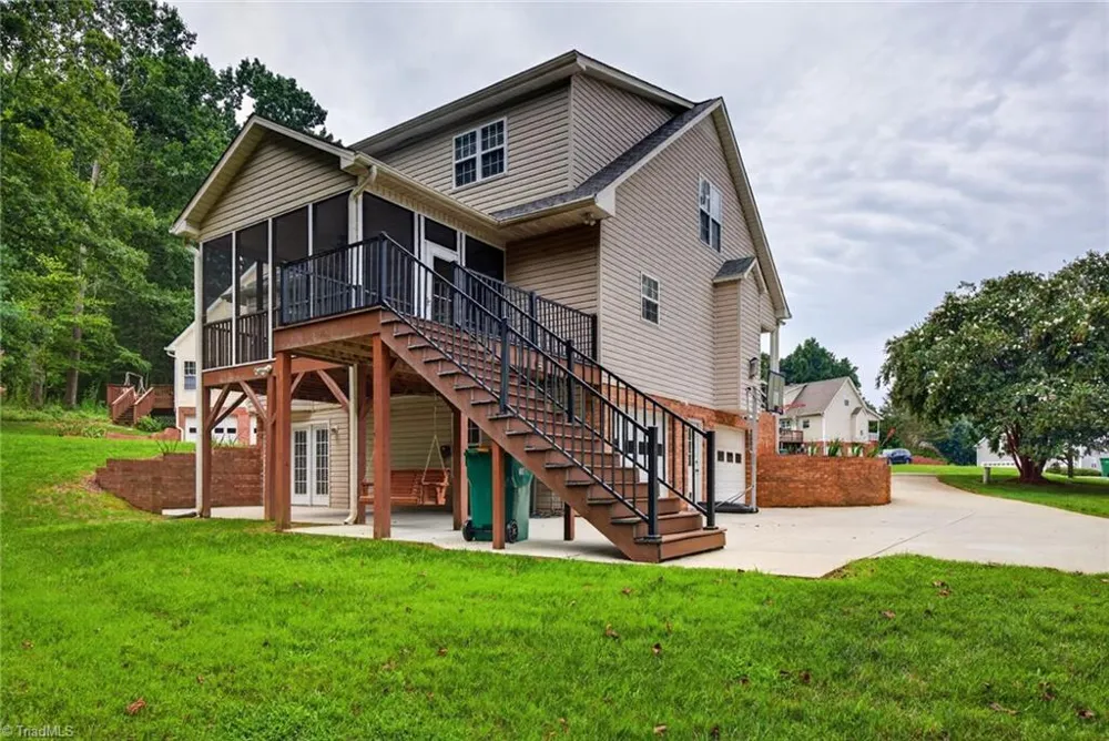 7275 Cortney Glen Lane Lewisville, NC 27023