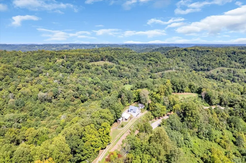 7383 Dale Ridge Rd Lancaster, TN 38569